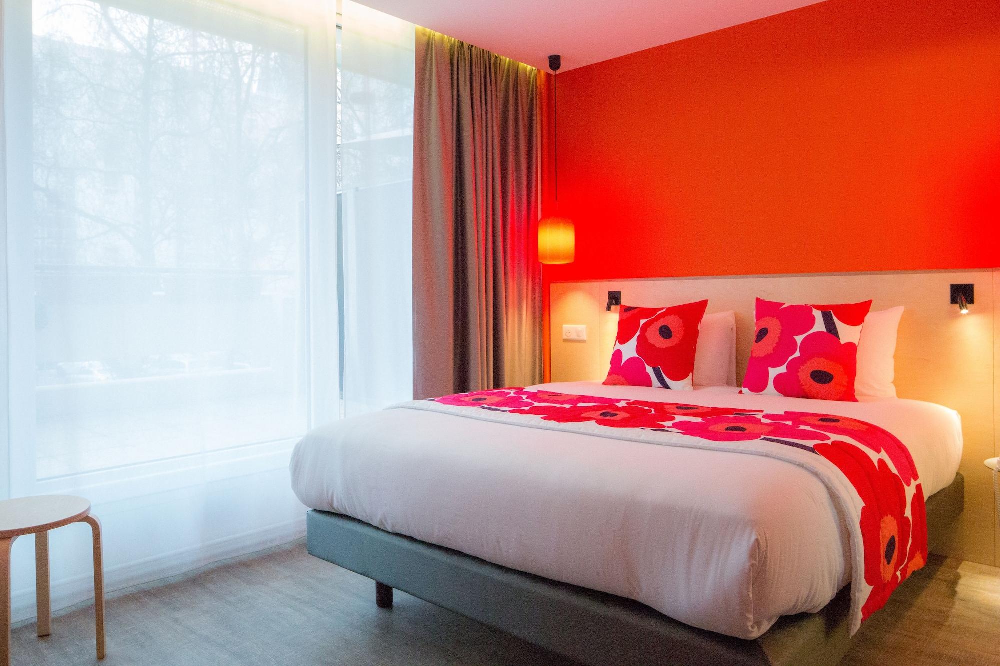 La Regence Hotel Courbevoie Exterior photo