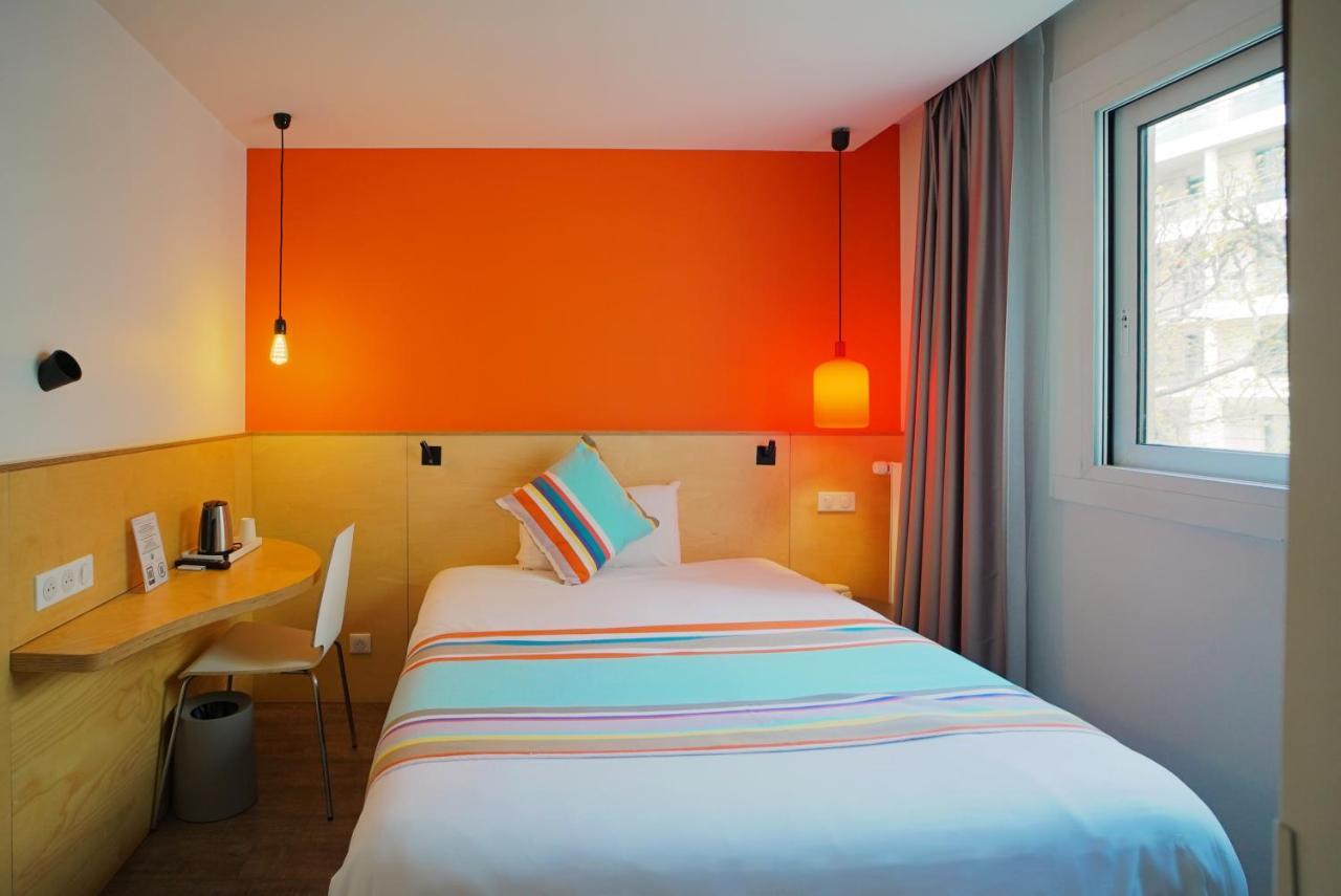 La Regence Hotel Courbevoie Exterior photo
