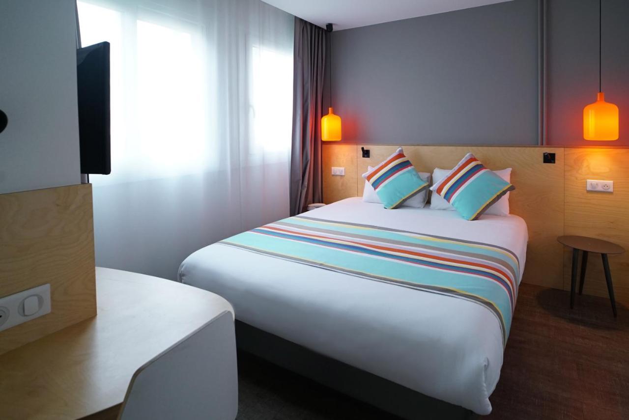 La Regence Hotel Courbevoie Exterior photo